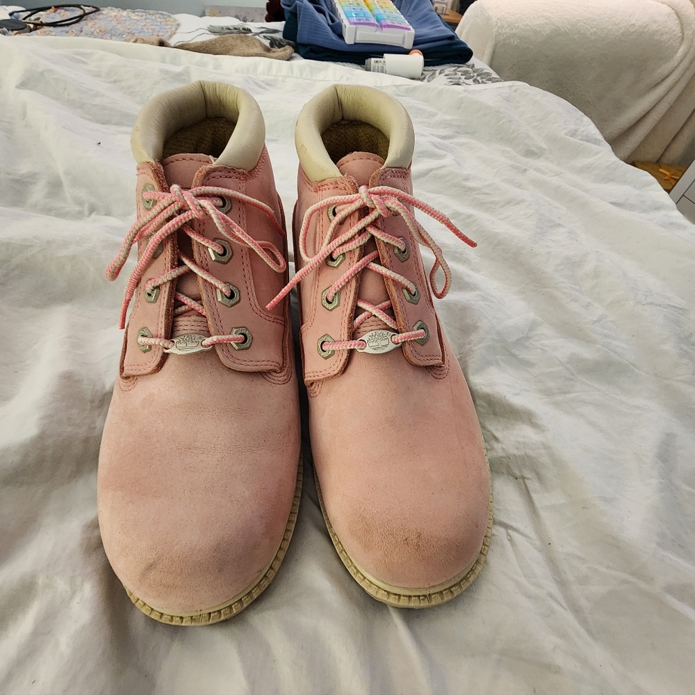Vintage baby Pink Timberland Chukka Nellie Boots. Size 7.